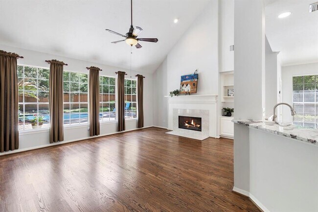 Building Photo - 7 Tamarind Pl