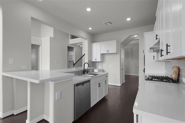 Building Photo - 6026 Lake Bridge Ln