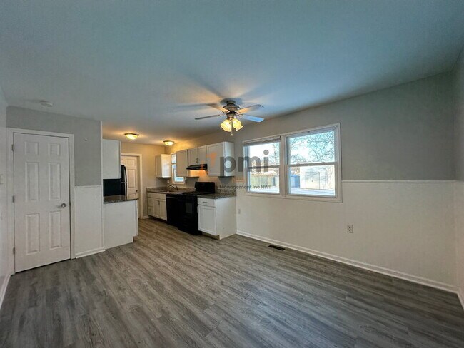 Building Photo - 333 Midway Dr