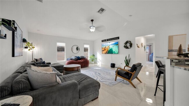 Building Photo - 3730 SE 4th Ave