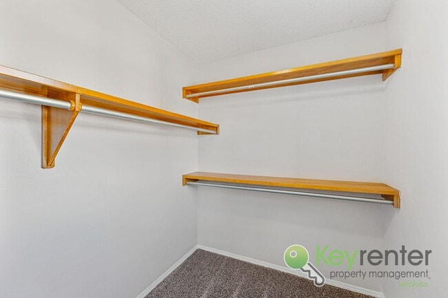 Building Photo - Beautiful 3 Bed 2.5 Bath townhome with easy commute anywhere in town!