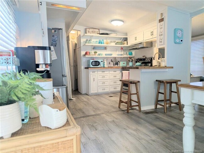 Building Photo - 438 Nettles Blvd