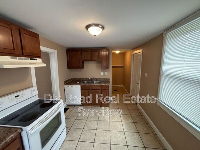 Building Photo - 209 N Grimes St