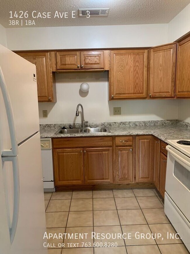 Building Photo - 1426 Case Ave E