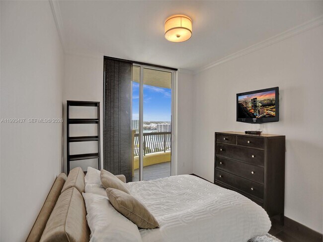 Building Photo - 17875 Collins Ave