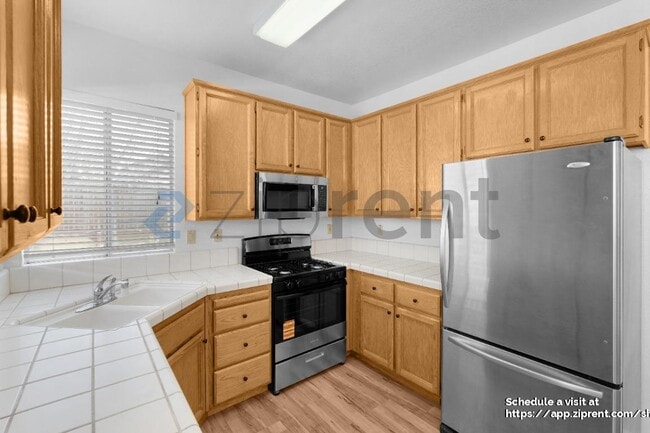 Building Photo - 1918 Ajay Dr