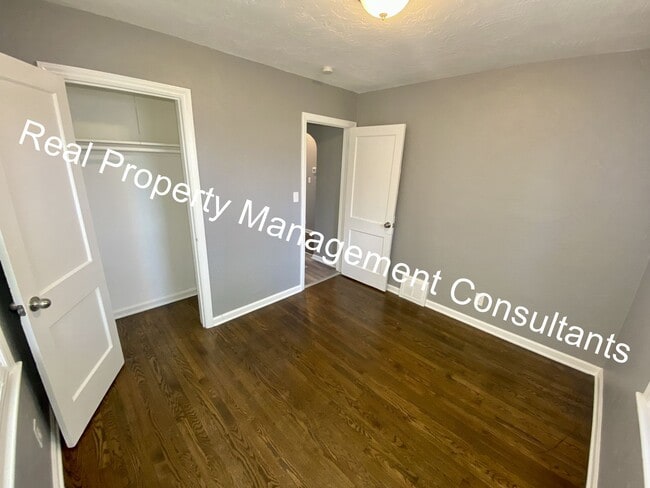 Building Photo - Charming 3 Bedroom, 1 Bathroom Home with B...