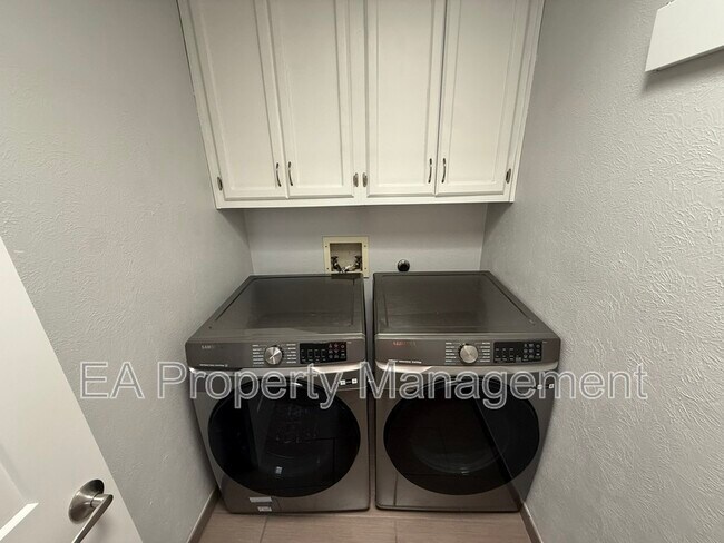 Building Photo - 1515 Marble Ave NW