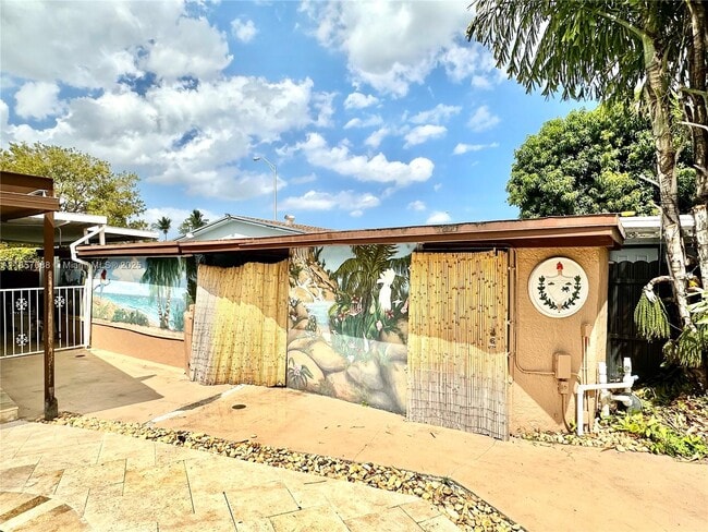 Building Photo - 660 W 70 Pl