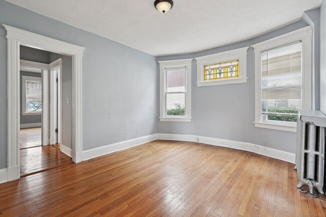 Building Photo - 15-17-17 Mountford St