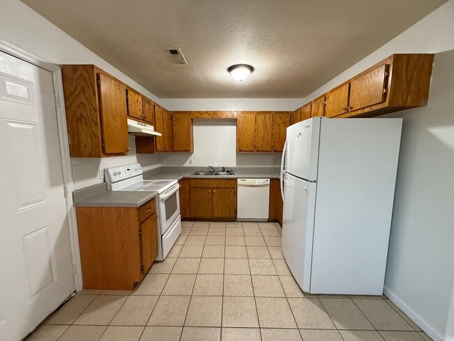 Building Photo - 3 Bedroom/1 Bathroom Home in Paragould AR ...