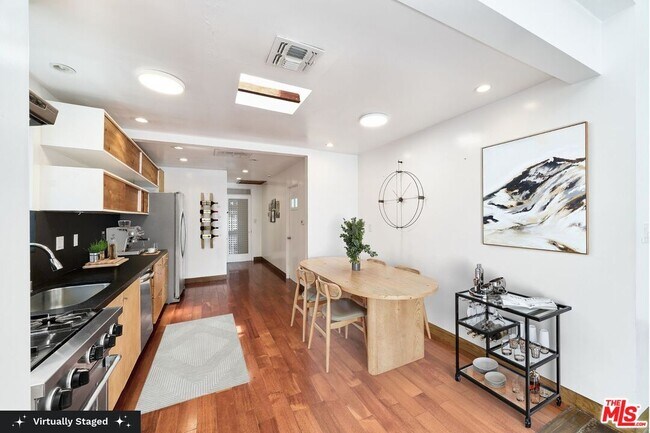 Building Photo - 1141 Cabrillo Ave