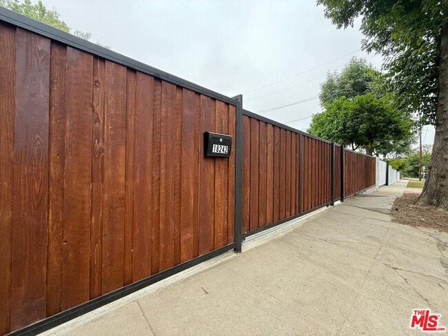Building Photo - 18242 Rayen St