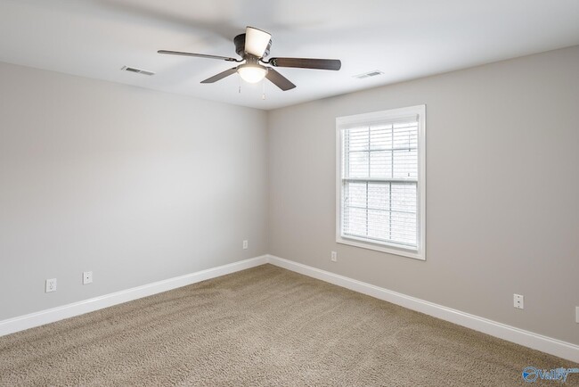 Building Photo - 126 Autumn Wind Dr