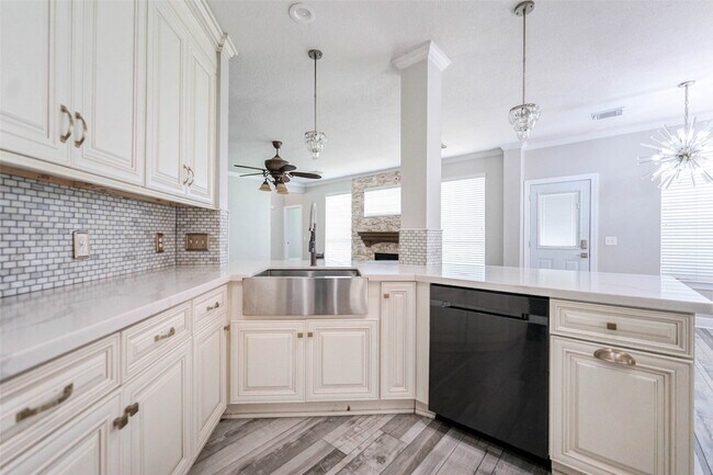 Building Photo - 6227 Presidio Canyon Dr