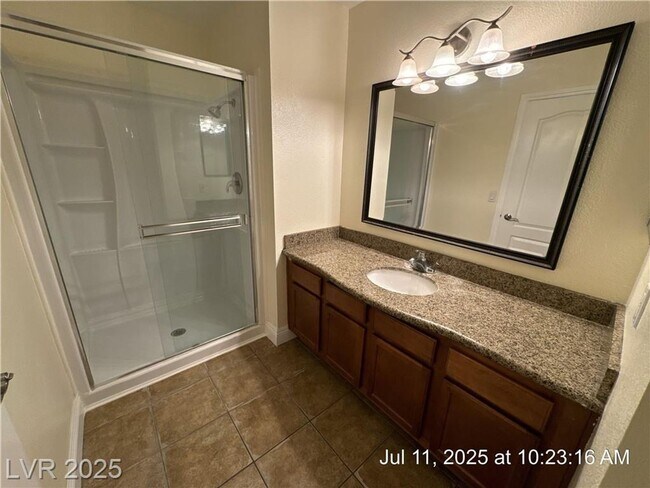 Building Photo - Updated First-Floor Unit | Granite Counter...