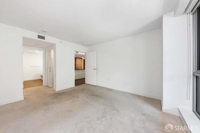 Building Photo - 708 Long Bridge St