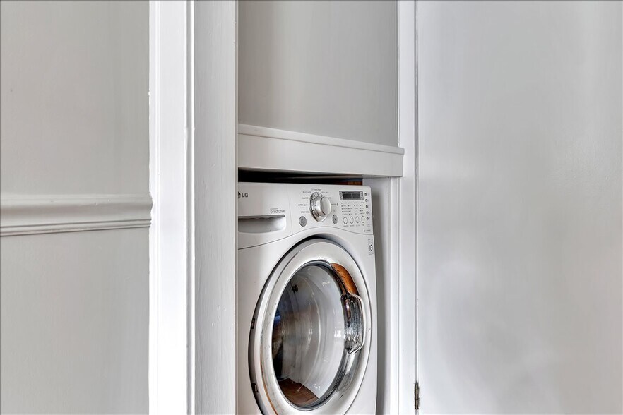 Building Photo - 10 Ritchie Pl