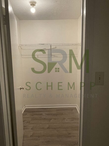 Building Photo - 2912 Greenwood Ave