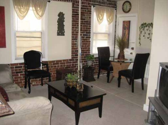 Living Room - 244-248 Kelton St