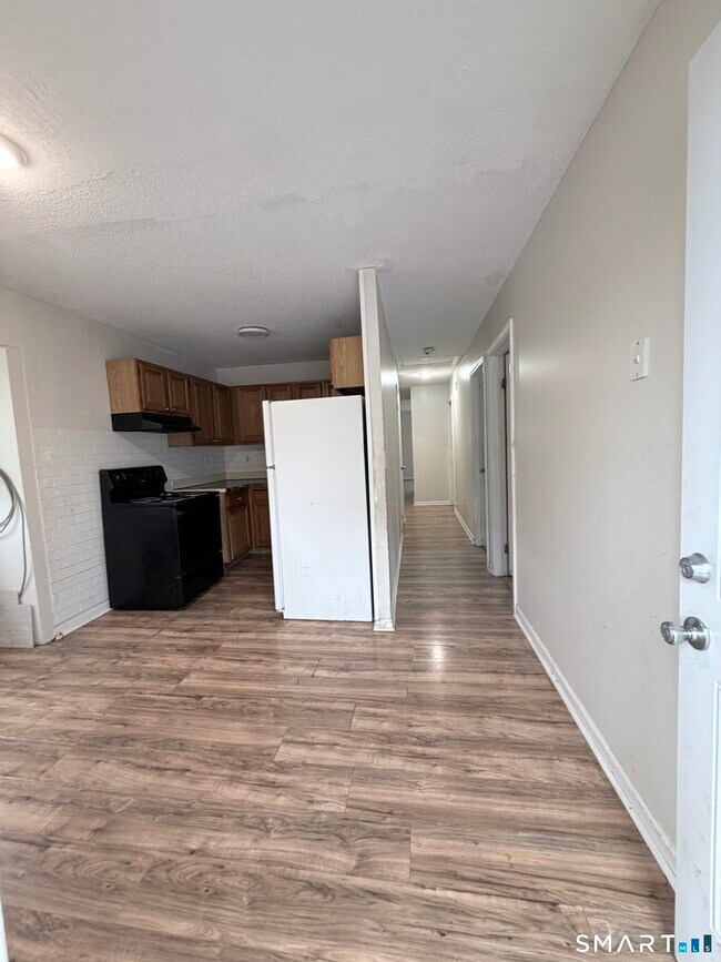 Building Photo - 92 Arch St