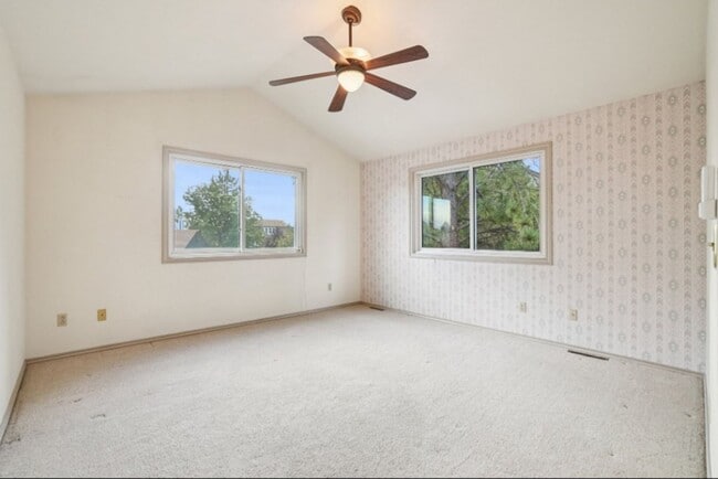 Building Photo - 9 month lease 5 bed 3.5 bath Castle Pines ...