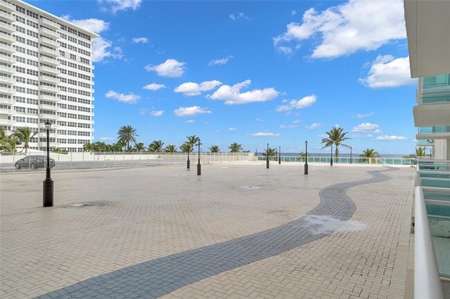 Building Photo - 3900 Galt Ocean Dr