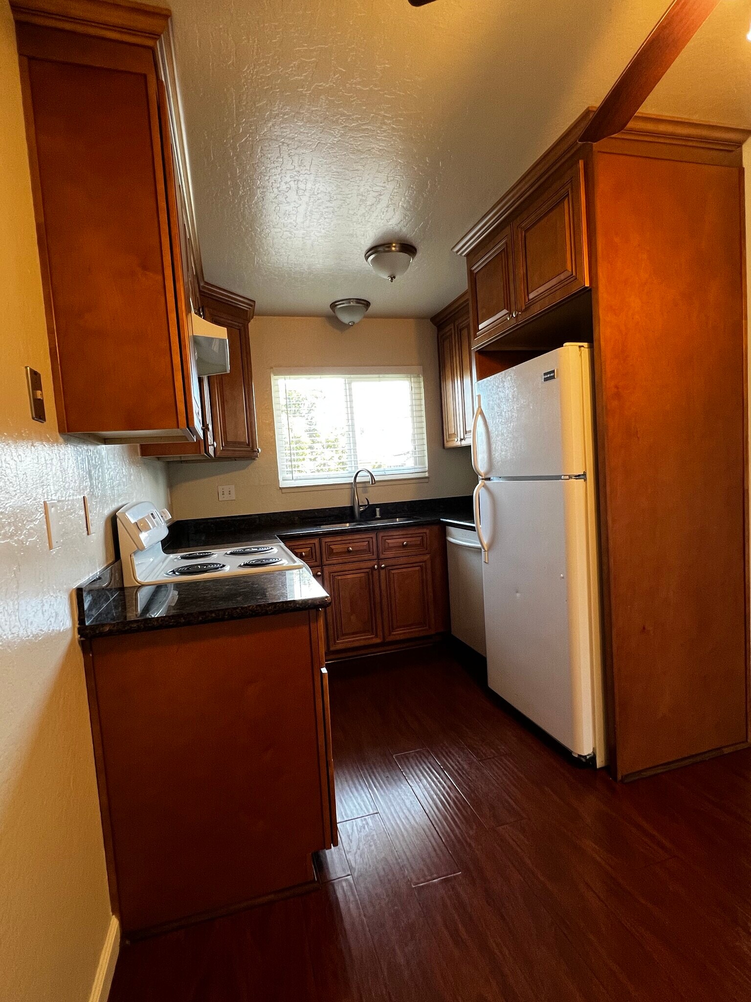 Building Photo - 620 Gamma Ct