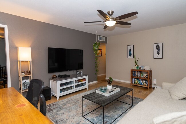 Building Photo - Charming 3BR House in Scottsdale