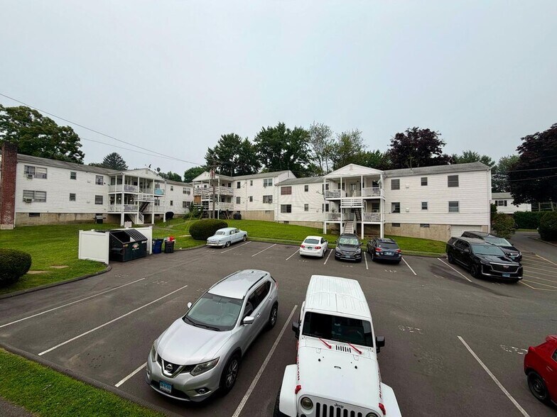Building Photo - 18 Fairview Dr