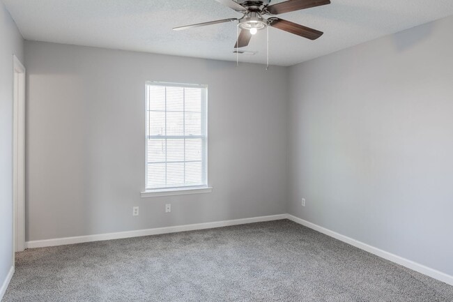 Building Photo - 955 Winesap Rd