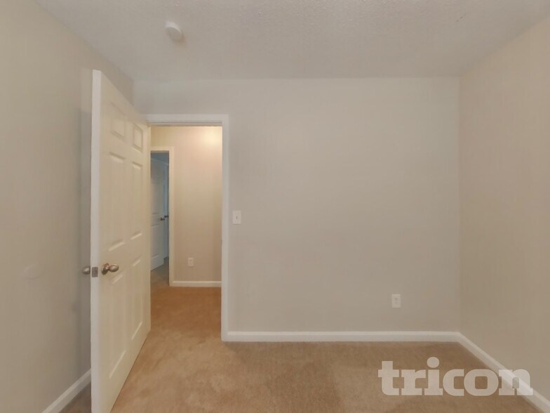 Building Photo - 204 Campbell Dr