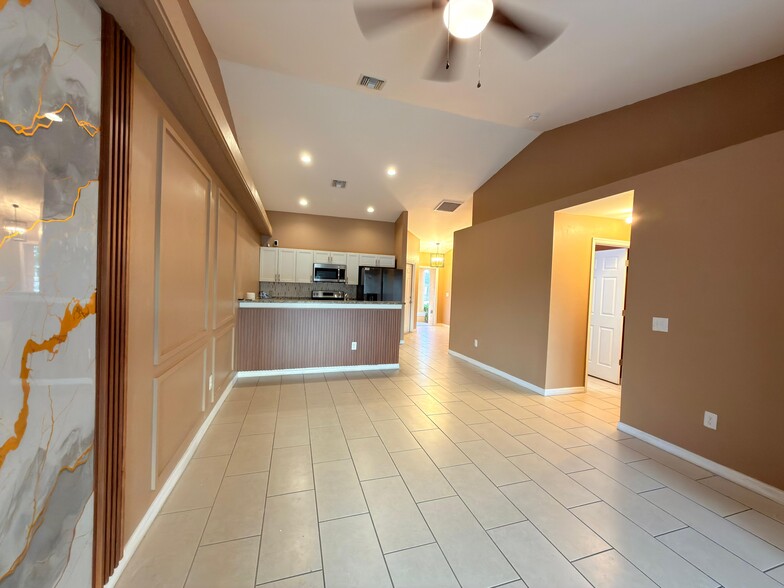 Building Photo - 4124 Skyline Blvd