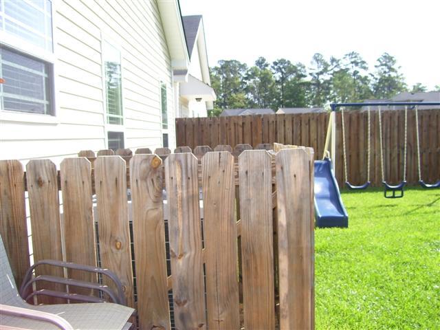 Building Photo - 35 Chapel Lake N