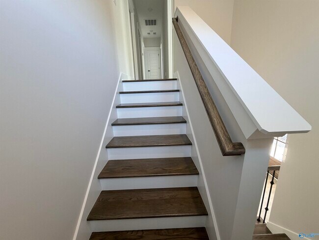 Building Photo - 2110 Sevenbark Br SW