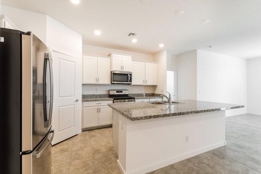 Building Photo - 25320 N 144th Dr