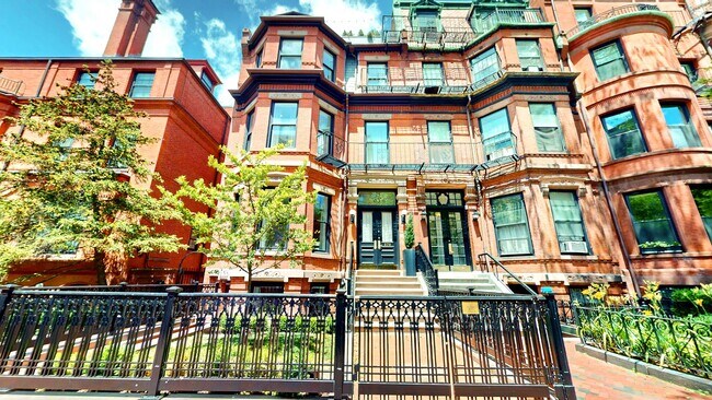 Building Photo - 281 Marlborough St
