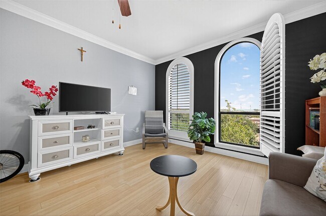 Building Photo - 2299 Lone Star Dr