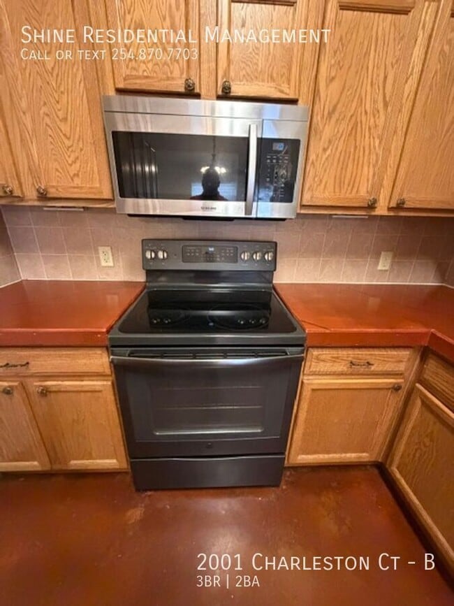 Building Photo - 2001 Charleston Ct