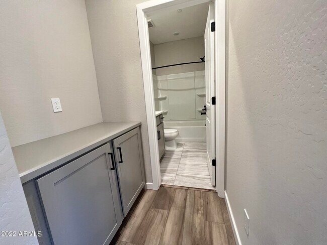 Building Photo - 746 E Doral Ave