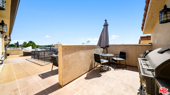 Building Photo - 1146 Hacienda Pl