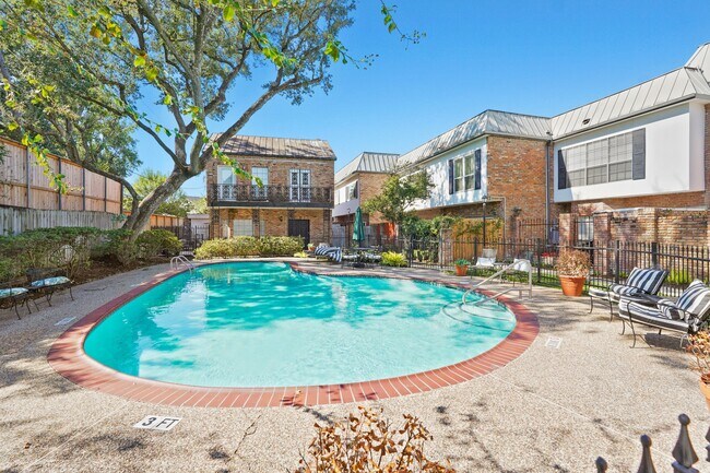 Building Photo - 2010 Stoney Brook Dr