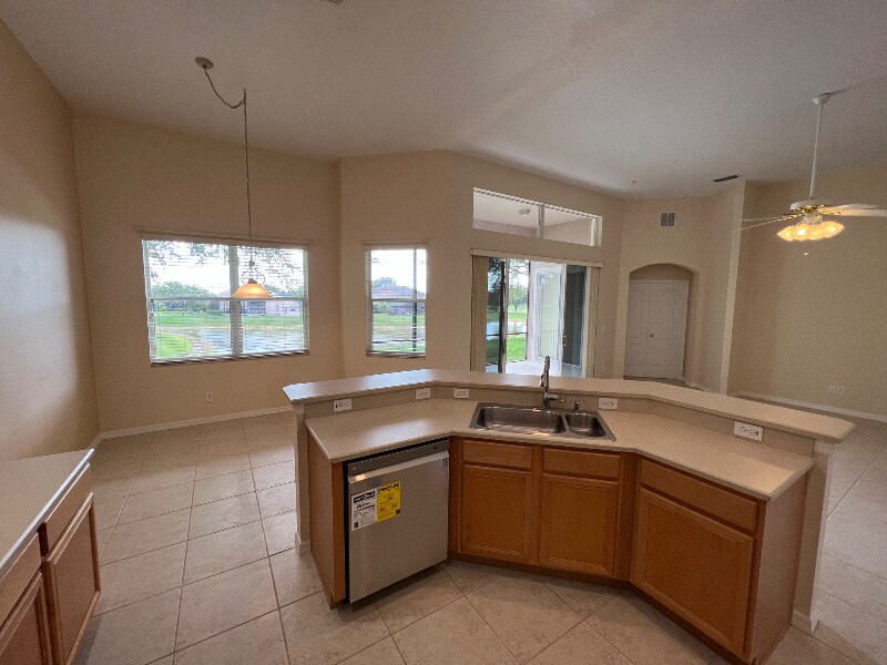 Building Photo - 4000 Liberty Hill Dr