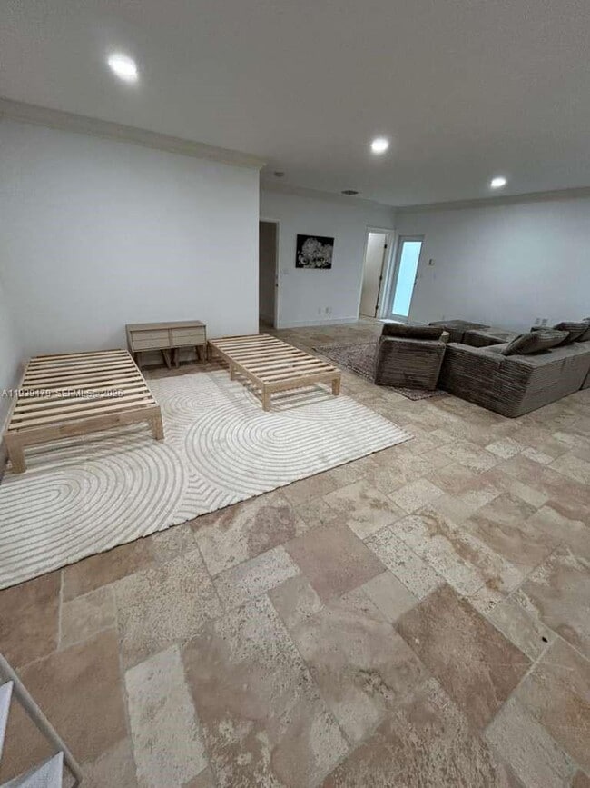 Building Photo - 1108 Washington St