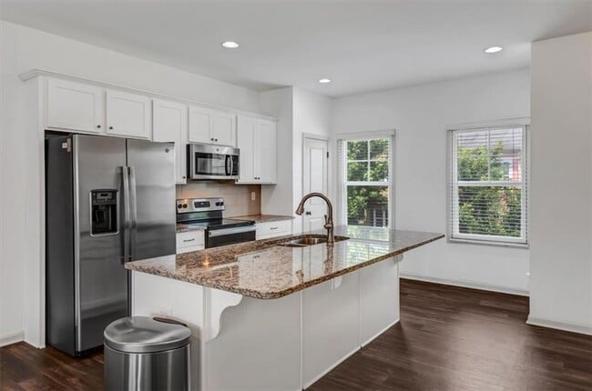 Building Photo - 3643 Princeton Ave