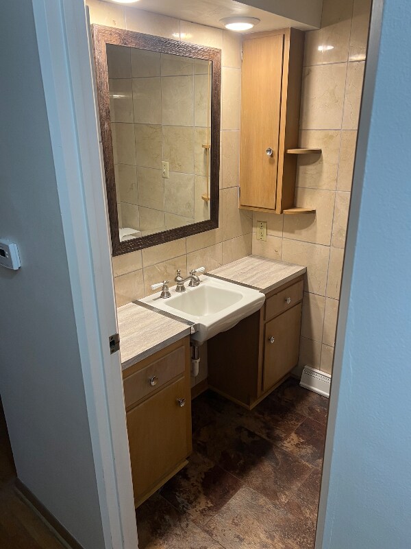 Building Photo - 1723 Parkway Dr