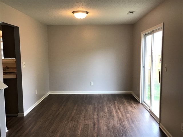 Building Photo - 7316 Parklake Pl