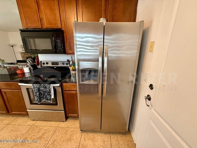 Building Photo - 7541 Allspice Cir N