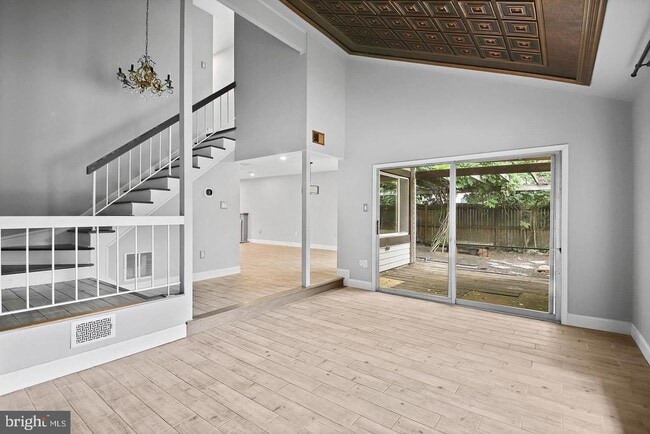 Building Photo - 511 Avondale Dr