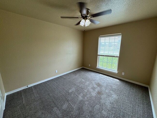 Building Photo - 6304 Castle Gap Dr
